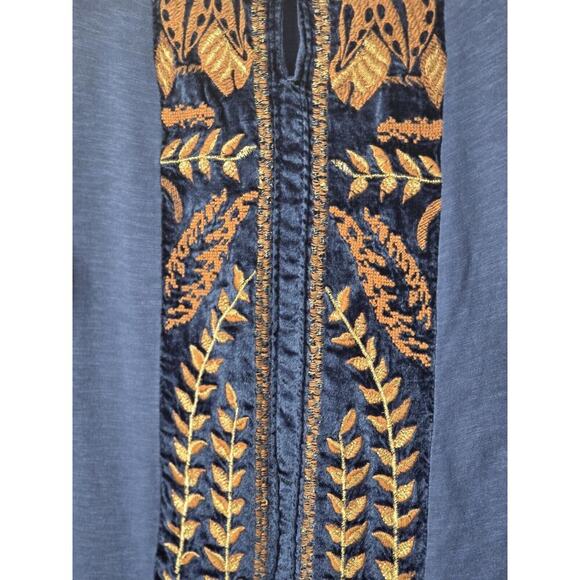 Chicos Zenergy Womens Size 1 (Medium) Blue Embroidered Pieced Velvet Tunic LS - Picture 6 of 7